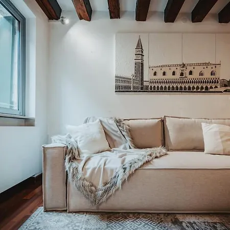 2 Min Da Piazza San Marco L-home דירה