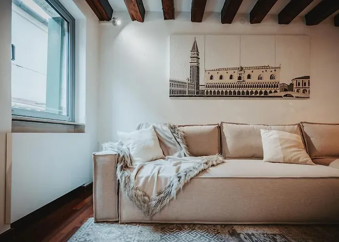 2 Min Da Piazza San Marco L-home Apartman